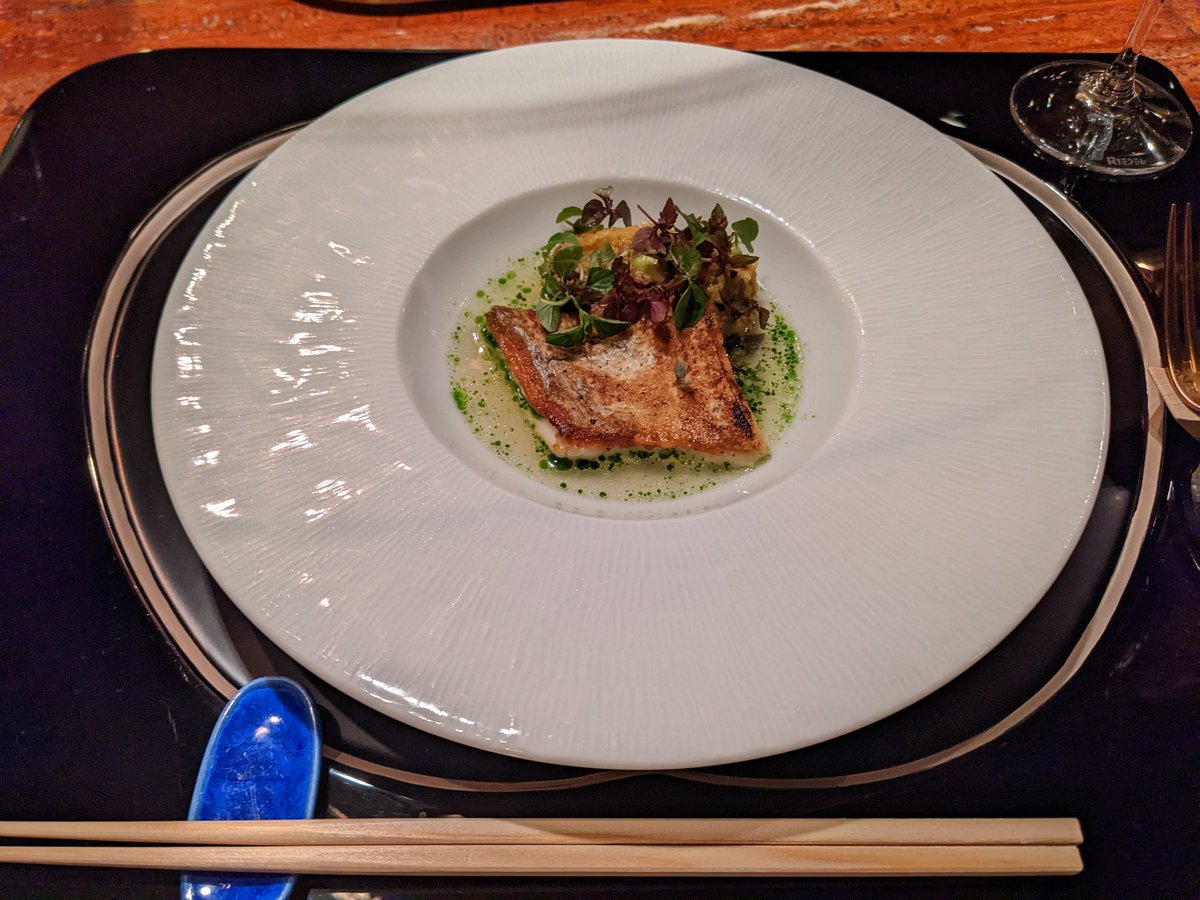 ReCORE0030's tweet photo. おはようございます☀
昨日は少し良い食事をしてきました。
人生で初めてこういう場所に行き、食事をしてきました。
びっくりするほど美味しかったです！
たまにはこういう食事もいいですね！
ごちそうさまでした。

#おは戦40909sk https://t.co/stQ57CO6JK