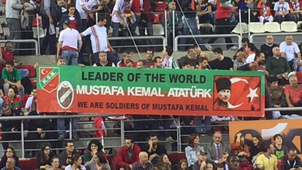 North_Defence's tweet photo. "Bütün cihan işitsin ki efendiler, artık İzmir hiçbir kirli ayağın üzerine basamayacağı kutsal bir topraktır."
-Mustafa Kemal Atatürk

İzmirimizin Kurtuluşunun 100. Yılı Kutlu Olsun! 🇹🇷#9Eylül https://t.co/1TQZwgJWs8