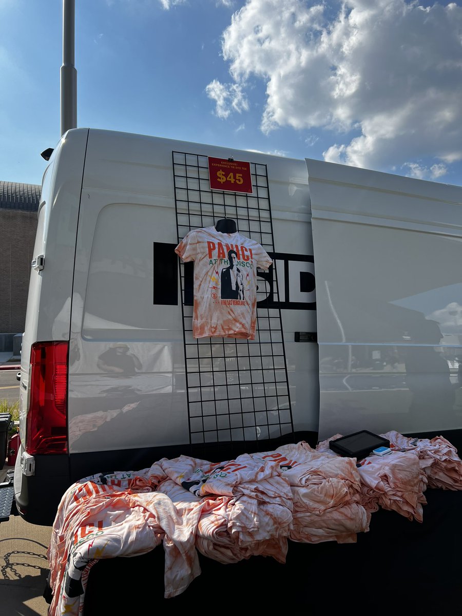 Panic! Updating tweet media