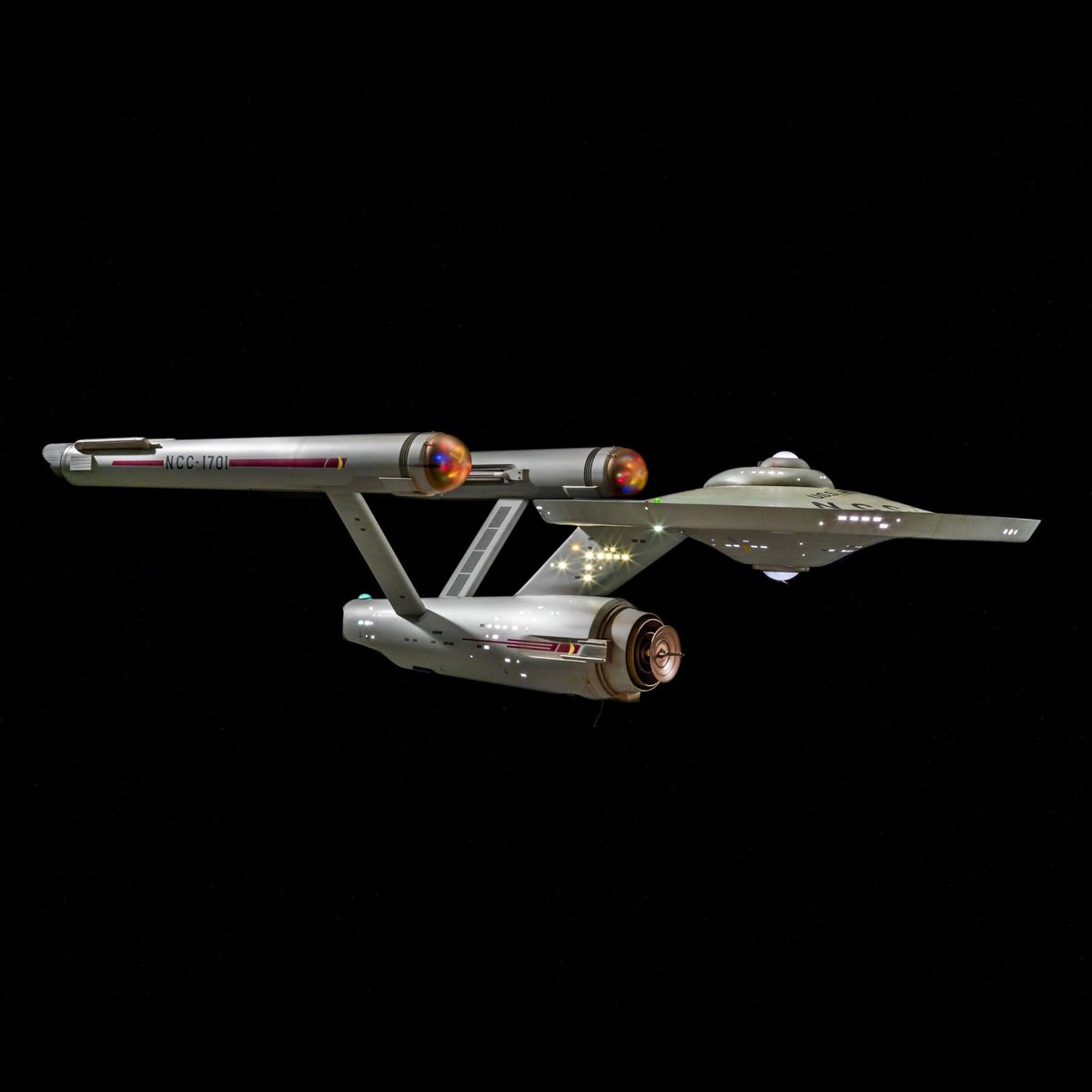 #OTD in 1966 #StarTrek (TOS) debuted on TV screens across the U.S. The original starship Enterprise studio model used in the TV show is in our collection: s.si.edu/3AYPnVD #StarTrekDay #AirSpacePhoto