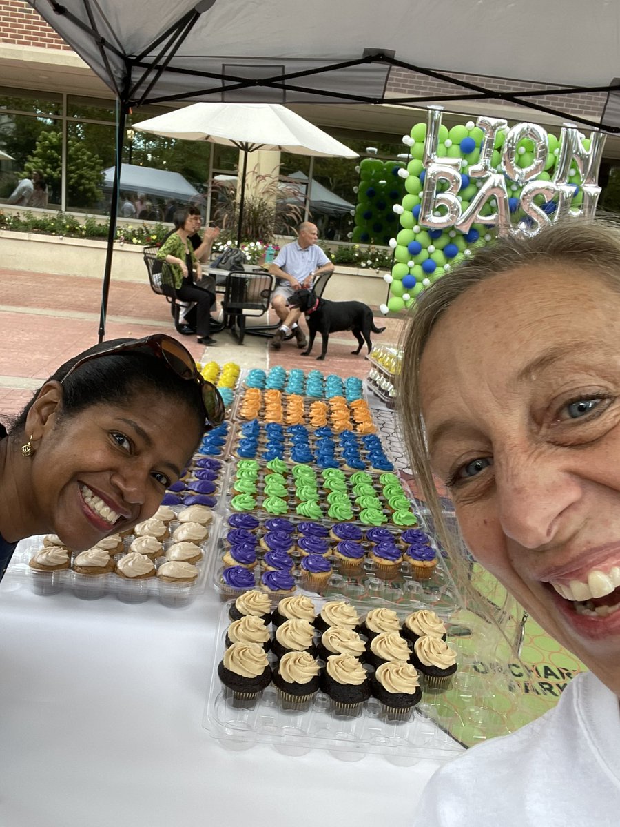 Celebrating my birthday at #lionbash! Thanks for the cupcakes! #towngown