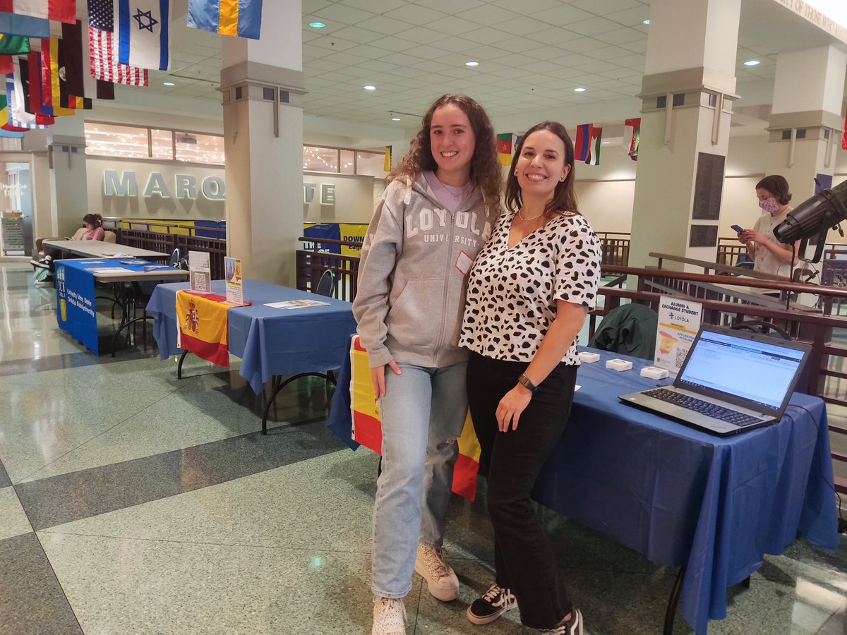LoyolaSRI's tweet photo. Ayer fue la Study Abroad Fair de @MarquetteGlobal @MarquetteU y nuestra compañera Ana Navarro @Anarfff estuvo representado @LoyolaAnd junto a Manuel Enrile y Sarah Eshoo, estudiantes embajadores que hicieron un gran trabajo respondiendo preguntas y animando a los indecisos 🌏🌎🌍 https://t.co/SudCA5Kqo8