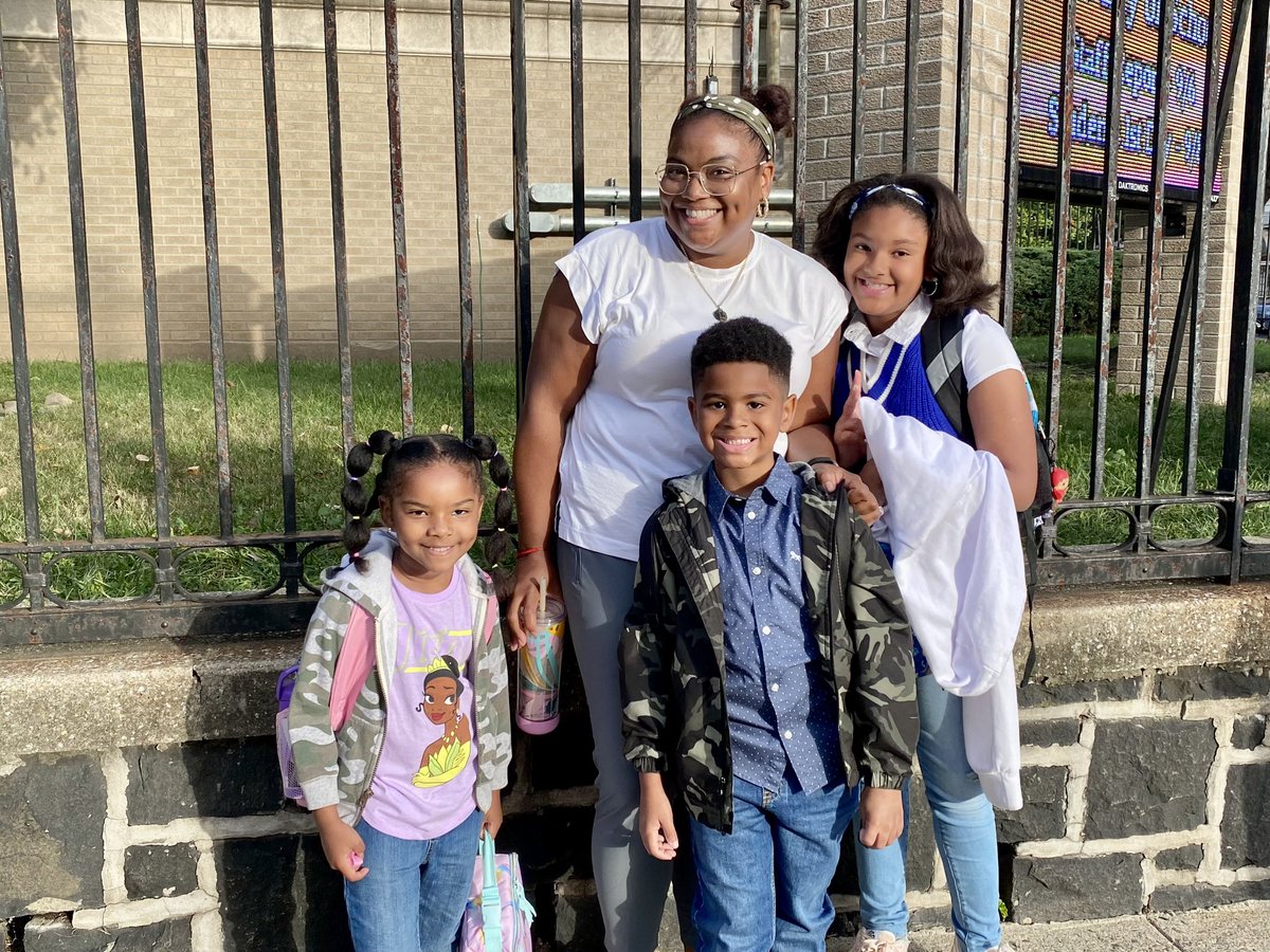 WeehawkenTSD's tweet image. 1st day smiles 😊 #WeeBack @EricCrespoEDU @FAmato53 @al_orecchio @RobFerullo4 @SuzanneMera @McginleyIsabel @StefanieCirill1 @WTSDGuidance53 @DeStefanoEDU @MrsCullinane @bcalligy @BriannaReganEDU