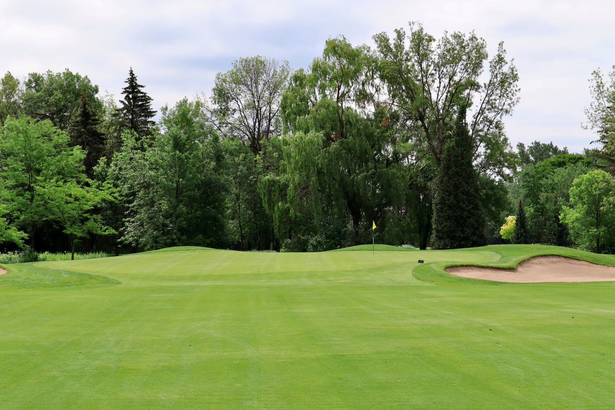 Are you looking for an #OttValleyTurfJob? Check out the latest - <a href="/BeaconsfieldGC/">BeaconsfieldGC</a> is #hiring a Spray Technician. Head on over to our website for the details: ovta.ca/beaconsfield-s… #ovta
