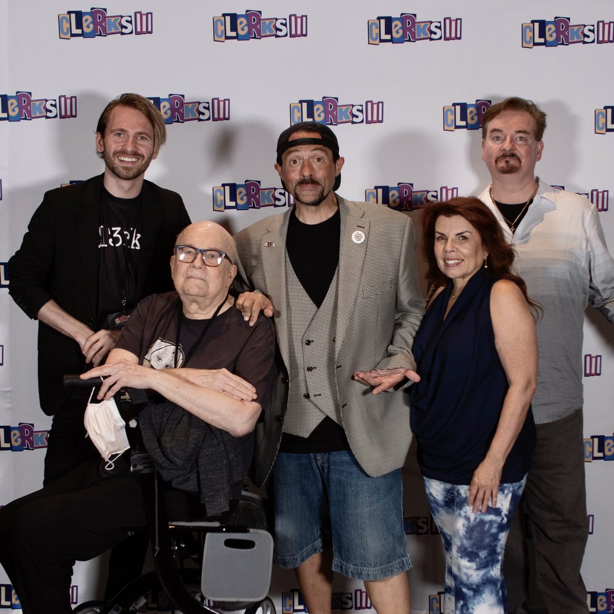 Ry4nJ4m3s's tweet photo. Yeah, let’s just get some of my fav people together in one room, sounds good. 👍 @ClerksMovie @ThatKevinSmith @BrianCOHalloran @ThatClerksGirl #BobHawk #Clerks3 #TheConvenienceTour
📸: @JoshRoush https://t.co/9DMtDkNWZk