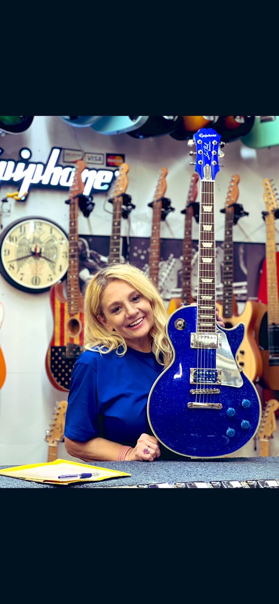Laughsicle's tweet photo. @Epiphone twins! For Serious players only! https://t.co/LT6KJREsGS