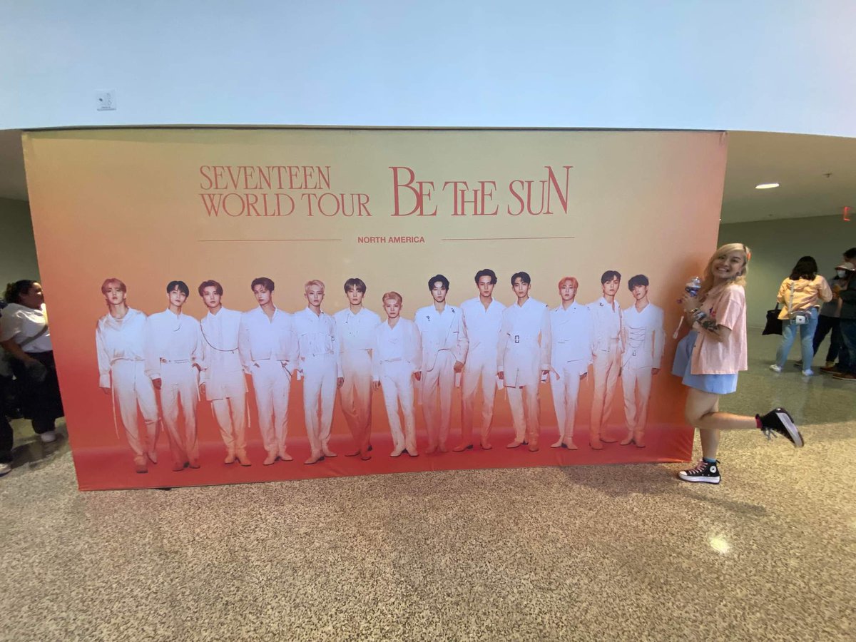 carmw_0's tweet photo. Late post! Be The Sun in Newark, stop #5 for me! The very last tour date 😭. This was a great tour and i'm so very very proud of the boys ❤️ thank you for being my heart 🥺
Carat color inspired outfit!
#BETHESUN_NEWARK #SEVENTEENinNEWARK #LookAtMaFit #SEVENTEEN https://t.co/Z52S6HyBLU