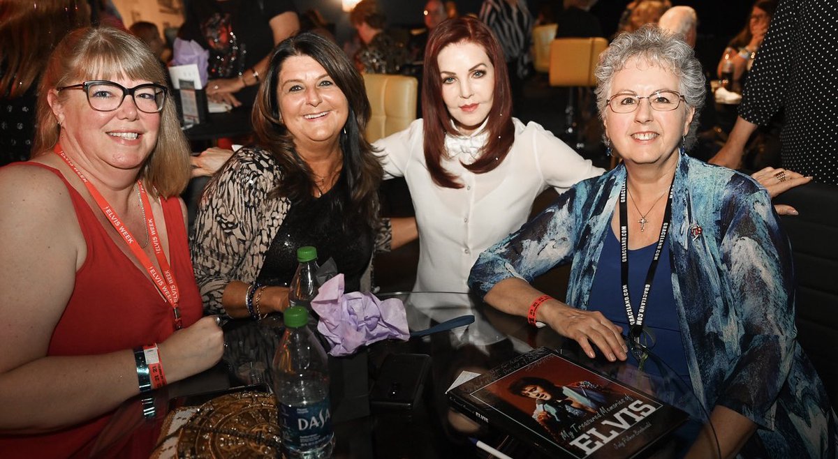 DeenasDays's tweet photo. Me, Mary, Priscilla and Judy at the Founders Reception August 13, 2022
#ElvisWeek45 #Memphis
#Elvis #TCB⚡️🐅 #ElvisWeek
#Graceland #HappiestPlaceOnEarth
#ElvisWeek2022 https://t.co/WKnKufzU97