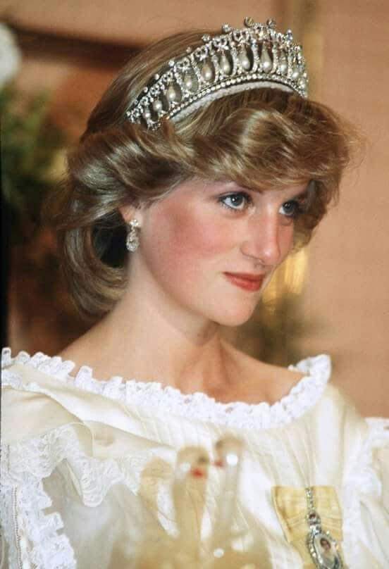 mx_azrael's tweet photo. El corazón de Londres se fue hace mucho💗
#ladidi #PrincesaDiana https://t.co/e1VpL0KMgu