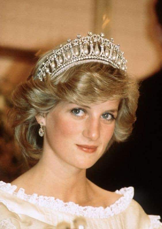 mx_azrael's tweet photo. El corazón de Londres se fue hace mucho💗
#ladidi #PrincesaDiana https://t.co/e1VpL0KMgu