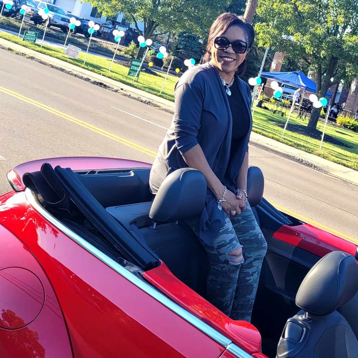 principallearns's tweet photo. Superstar Wright (as endowed by my student today) at your service. #HarvestHomeParade #ParadeLife  #LoveWhatIDo https://t.co/WpRgB7vGBC