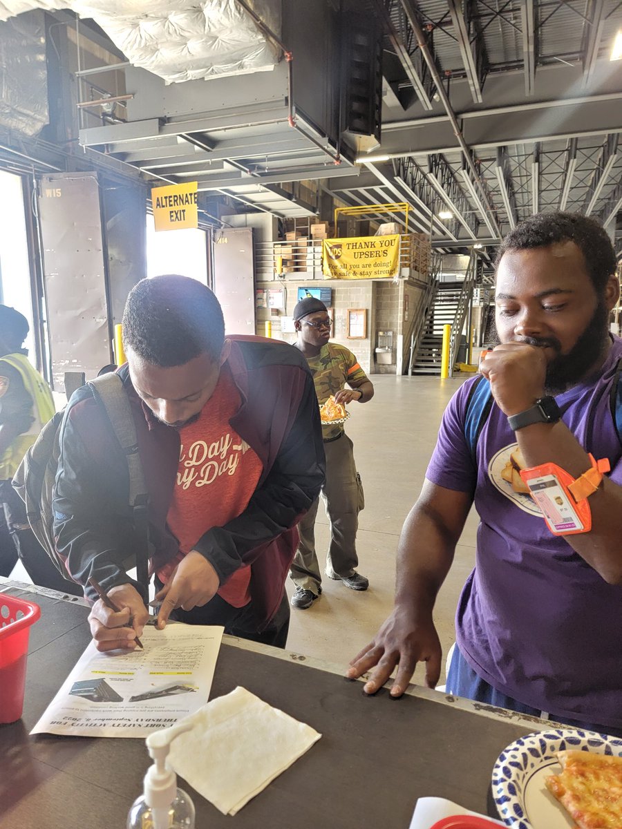 PHL DAY HUB SAFETY ACTIVITY: Ensure employees are pre-tripping work equipment to ensure everything is in good working condition. @BarczakRaymond @daveortone @RaymondChew95 @Johnasaulino @MichelleRobUPS