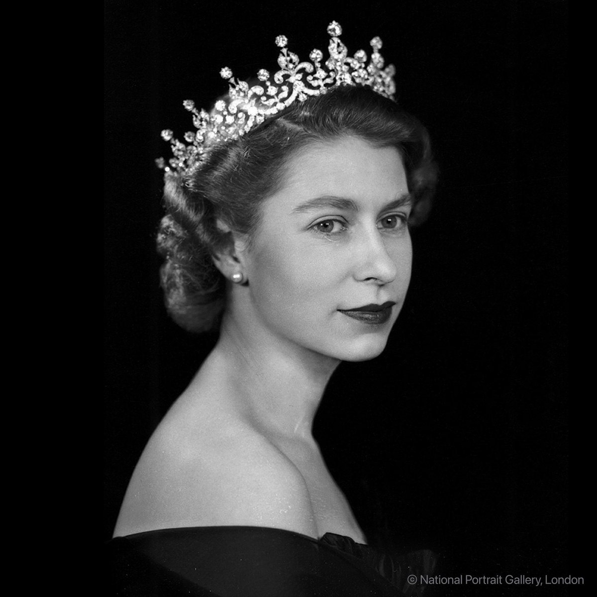 khanHam33d's tweet photo. I always admired HM Queen for her dignity, grace and lifelong dedication to serving her people. 

#QueenElizabeth #RIP https://t.co/yVSCP0QDg6