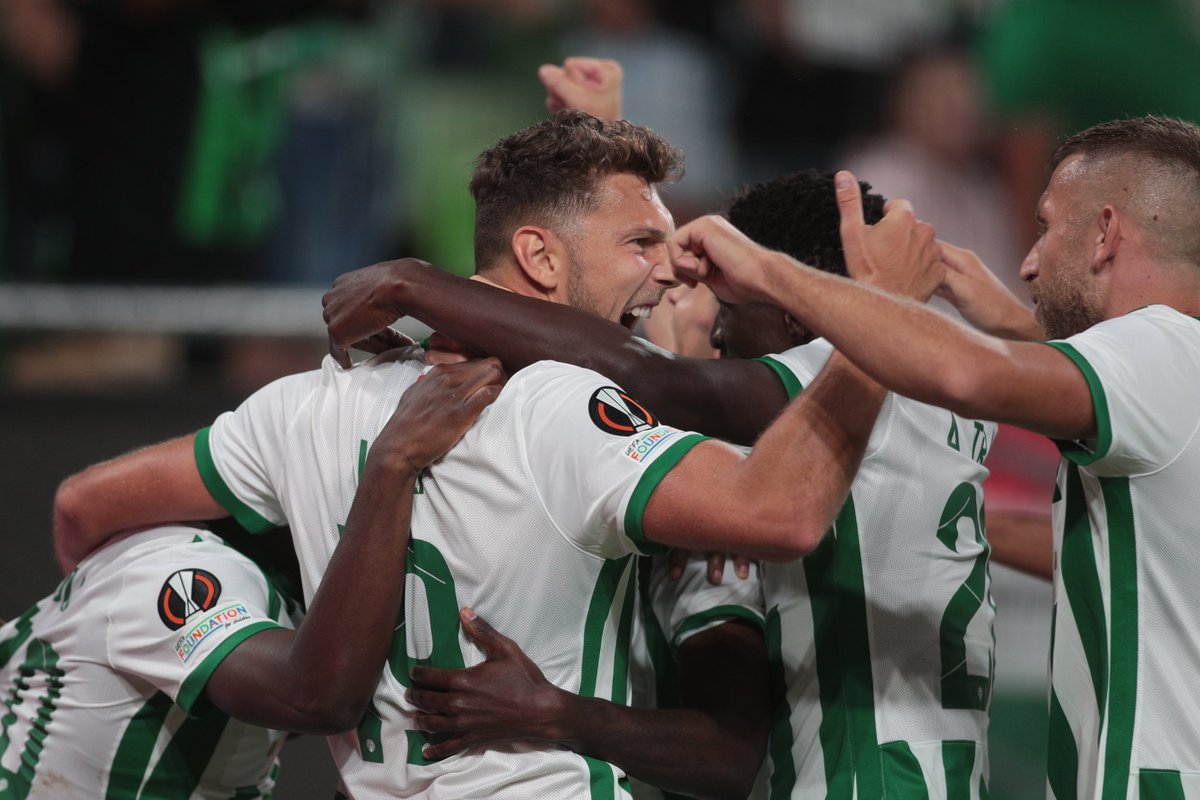 What a victory! 🤯 3 points after the first EL game 👌🏻💚🤍