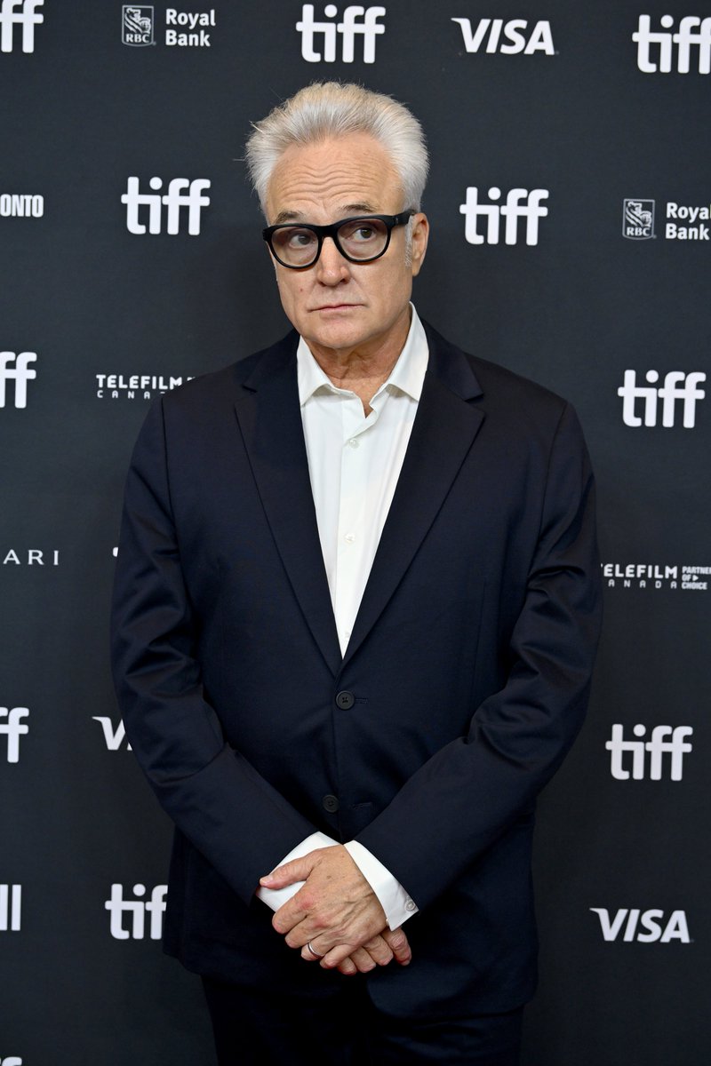 TIFF_Industry's tweet image. Elizabeth Moss, @maxminghella, @BradleyWhitford, and @Y_Strahovski at the World Premiere of THE HANDMAID'S TALE season 5. #TIFF22 

📸: Getty/Amanda Edwards