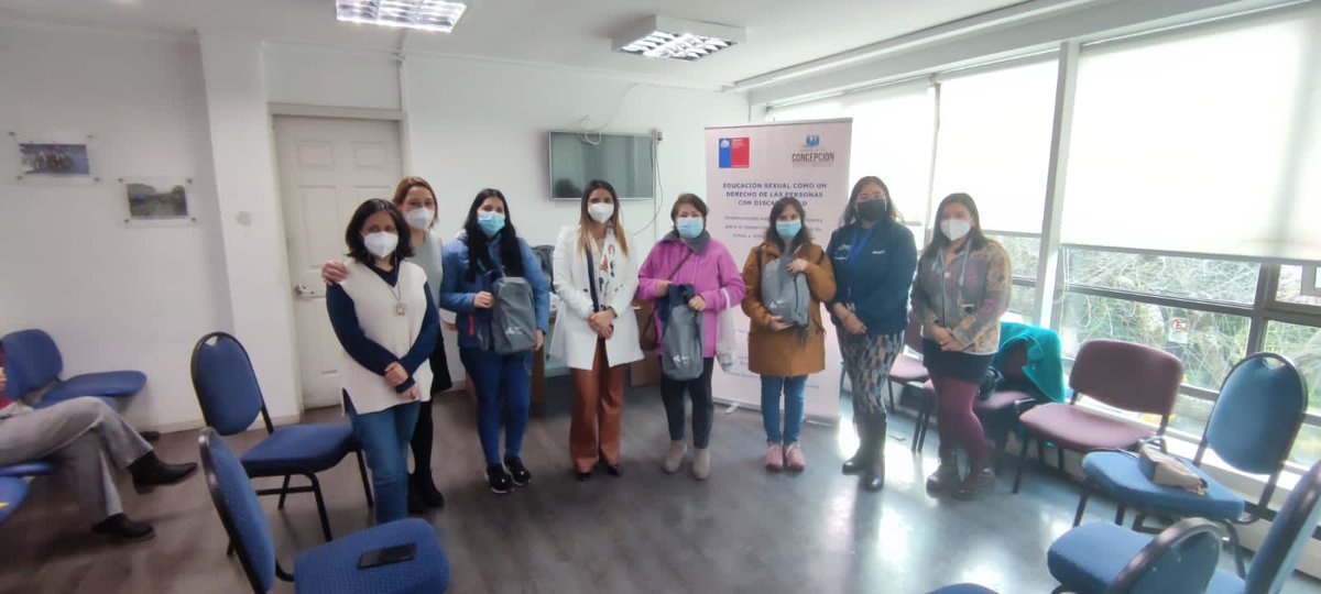 Senadis_Biobio's tweet photo. Durante la tarde dimos el cierre al proyecto #FONAPI ejecutado por la @Muni_Concepcion junto a equipo de la oficina de discapacidad del Municipio y beneficiarios de este importante proyecto. https://t.co/siLWSlnsIz