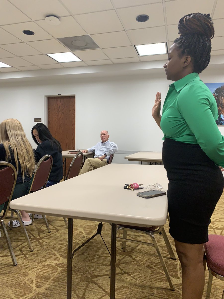 HendersonSGA's tweet photo. We missed some of our executive board members and senators but we still have a great SGA in person meeting.
Thanks to @DrChuckAmbrose for speaking to us and listening to our concerns.
#Reddie4WhatsNext https://t.co/bbV9Ivd4AI