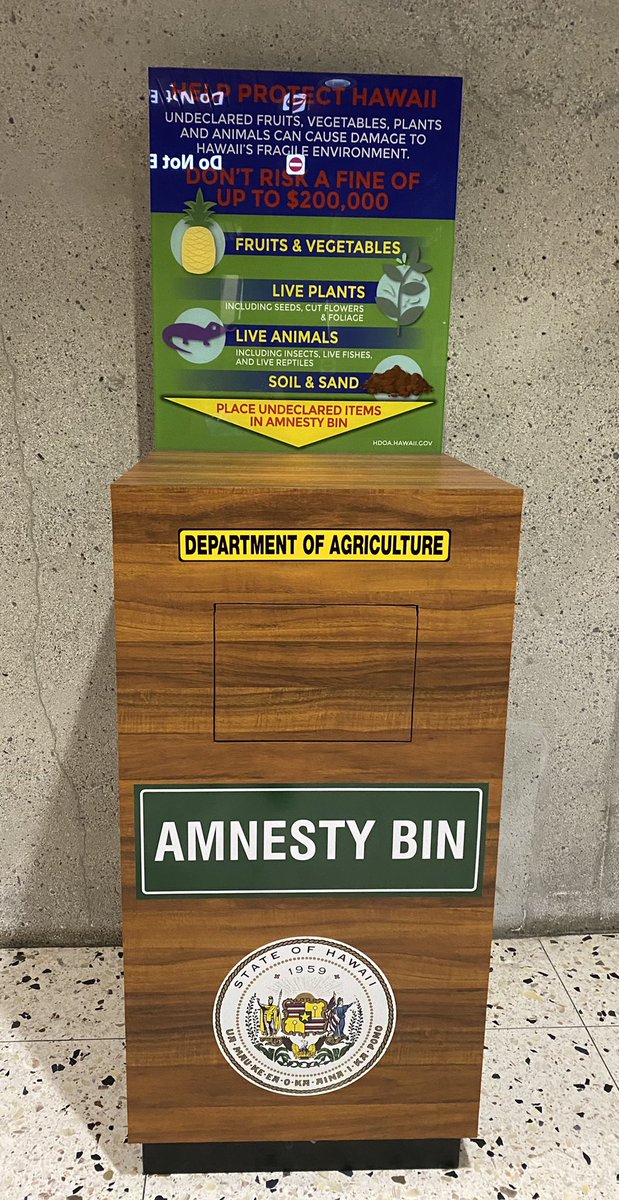 lisa_higuchi's tweet photo. Imagine flying all the way to Honolulu with your pet piranha only to find out he’s not allowed to enter the state. Never fear! There’s a handy dandy amnesty bin right at the airport. @hdoapio #Honolulu #Hawaii #HI #HNL #helpprotecthawaii #amnestybin #departmentofagriculture https://t.co/MAss6SWUtV