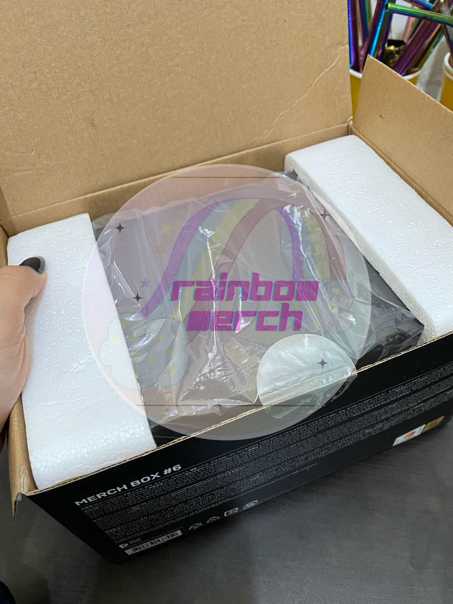 elanjustitiaaa's tweet photo. ⚠️HELP RT⚠️

BTS Merch Box 6 🇮🇩 INA

Include : 2 MPC (V&amp;JK) ; 2 Postcard 
Price : 1,5jt  (Spaylater / Split payment / Transfer Bank / E-Wallet)

✌️Good Condition 100% 

#Btsmerch #MerchBox6 #mb6 #musicbox  #wts #wtb https://t.co/nHuG1oHYo2