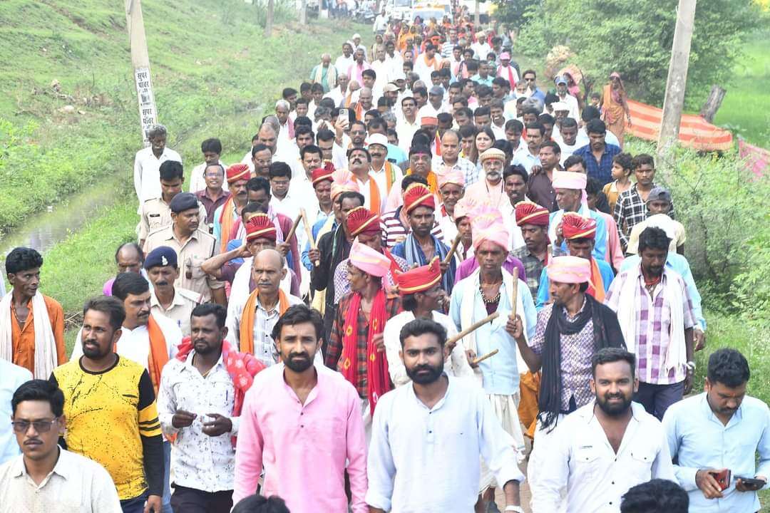 HarishC91832164's tweet photo. “मोर आवास - मोर अधिकार”
रोक के रखे हे भूपेश सरकार 

छत्तीसगढ़ विधानसभा में नेता प्रतिपक्ष आदरणीय नारायण चंदेल जी जिला पंचायत क्षेत्र क्र.9 के ग्राम मैनपुरी में शामिल हुवे 
@narayan_chandel
@vijayratankwd
#moravasmoradhikar 
#pmavas
#Avasmoradhikar https://t.co/gDIuF7vjBZ