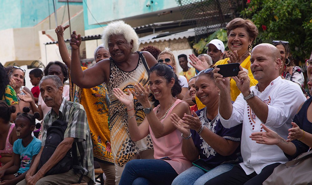 GHNordelo5's tweet photo. Homenaje cultural a La Caridad del Cobre en El Callejón de La Cubanía, en El Fanguito. #Cuba #CDRCuba #SomosDelBarrio https://t.co/LT6ZvNdmWY