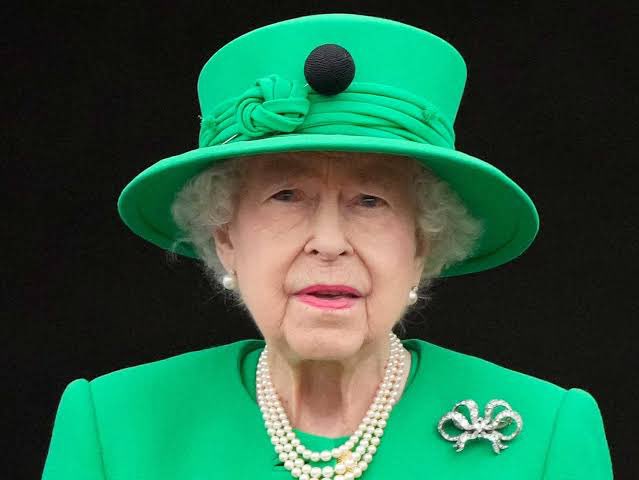 lebomogotsi's tweet photo. RIP Queen. https://t.co/7rwdsmSJTb