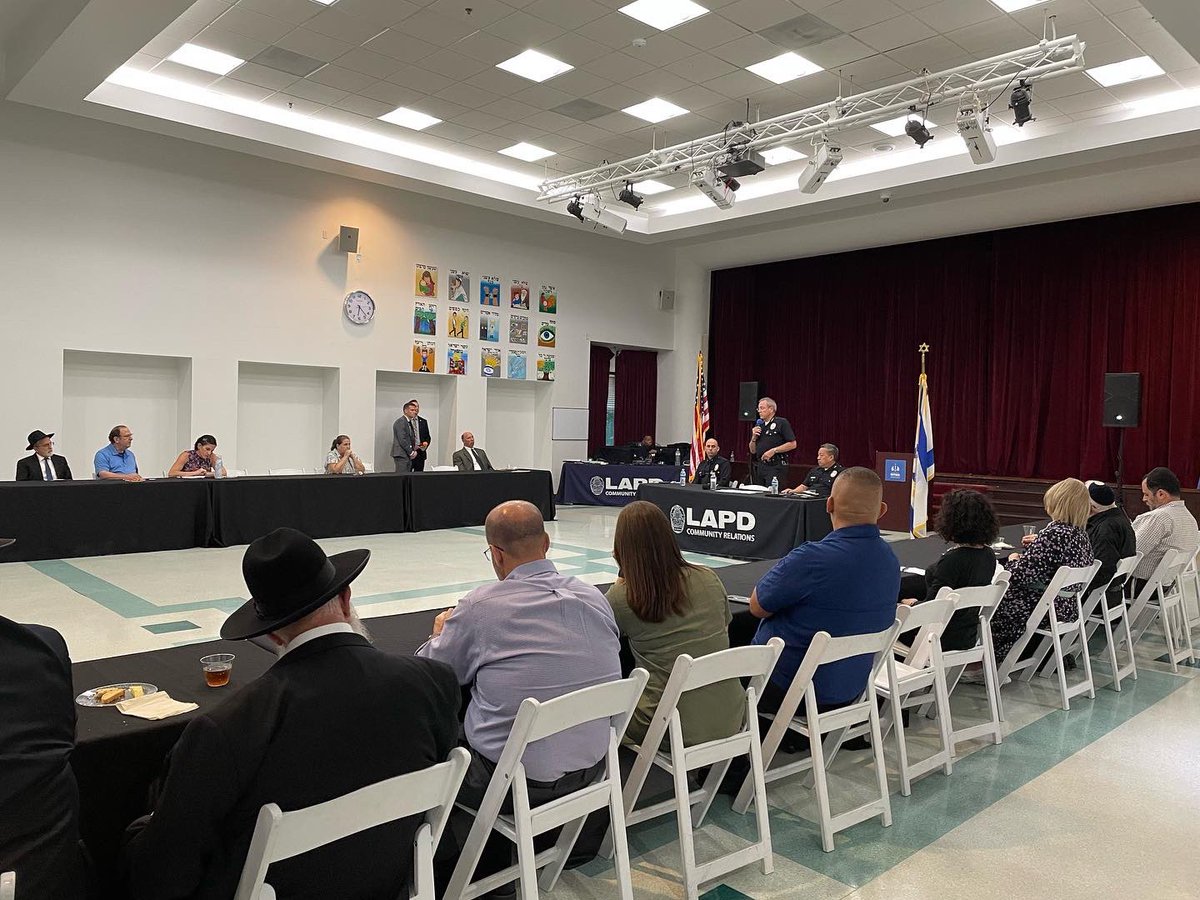 LAPDHQ's tweet photo. As we near the Jewish High Holidays, Chief Moore held a Jewish Community Forum with invited guests from the Jewish community, creating an opportunity to engage in a two-way dialogue between the LAPD and the community it serves. https://t.co/H2CsmauoGu