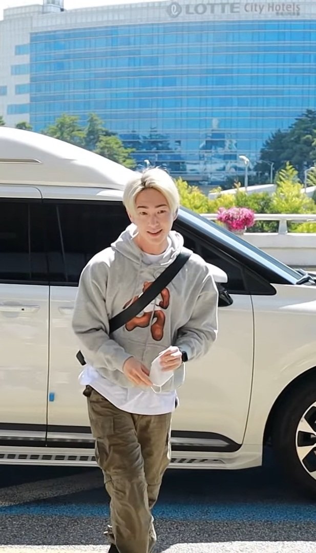 onewistotoro's tweet photo. Dazzling boy 💫
#shinee #onew https://t.co/KohpOxXQ9t