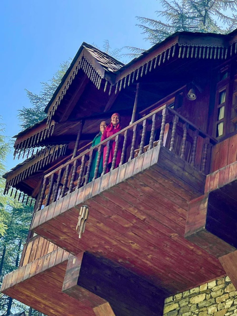 kailashathv's tweet photo. Walking in a dreamy paradise🐾🐾🐾#kingdomofdreams #thehimalayanvillageresort #kasol #familygettogether #family #familygettogether😍😘 #familyouting #👪 #bloggersofindia #travelagentsinindia #hillstations #b2btravelagents 9805072712 https://t.co/dU5r5YR4Bq https://t.co/FzUfNzhQBD