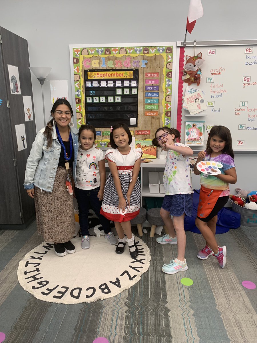 Celebrating Mrs.Mackey day! #likeafox #KISD <a href="/FoxKISD/">Fox Elementary</a>