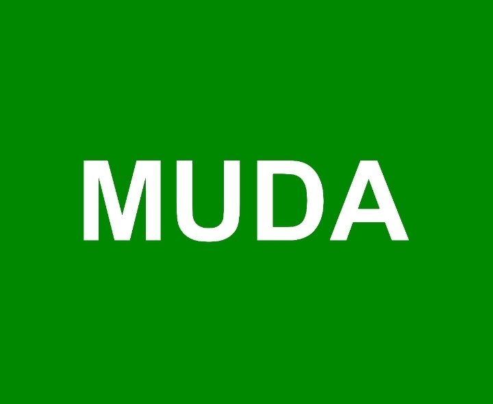 Muda2 dah perangai macam <a href="/PASPusat/">PAS Pusat</a>. Jenis main dua tiga kolam. <a href="/partimuda/">Parti MUDA</a> ni mesra Atok, terang2 berkolaborasi dgn Sapie Bedal dan skrg nak peluk Pakatan Harapan yg semua jelas tahu mereka tidak pernah setuju <a href="/anwaribrahim/">Anwar Ibrahim</a> sbg calon PM.

<a href="/SyedSaddiq/">Syed Saddiq</a> amend kaler parti bole?