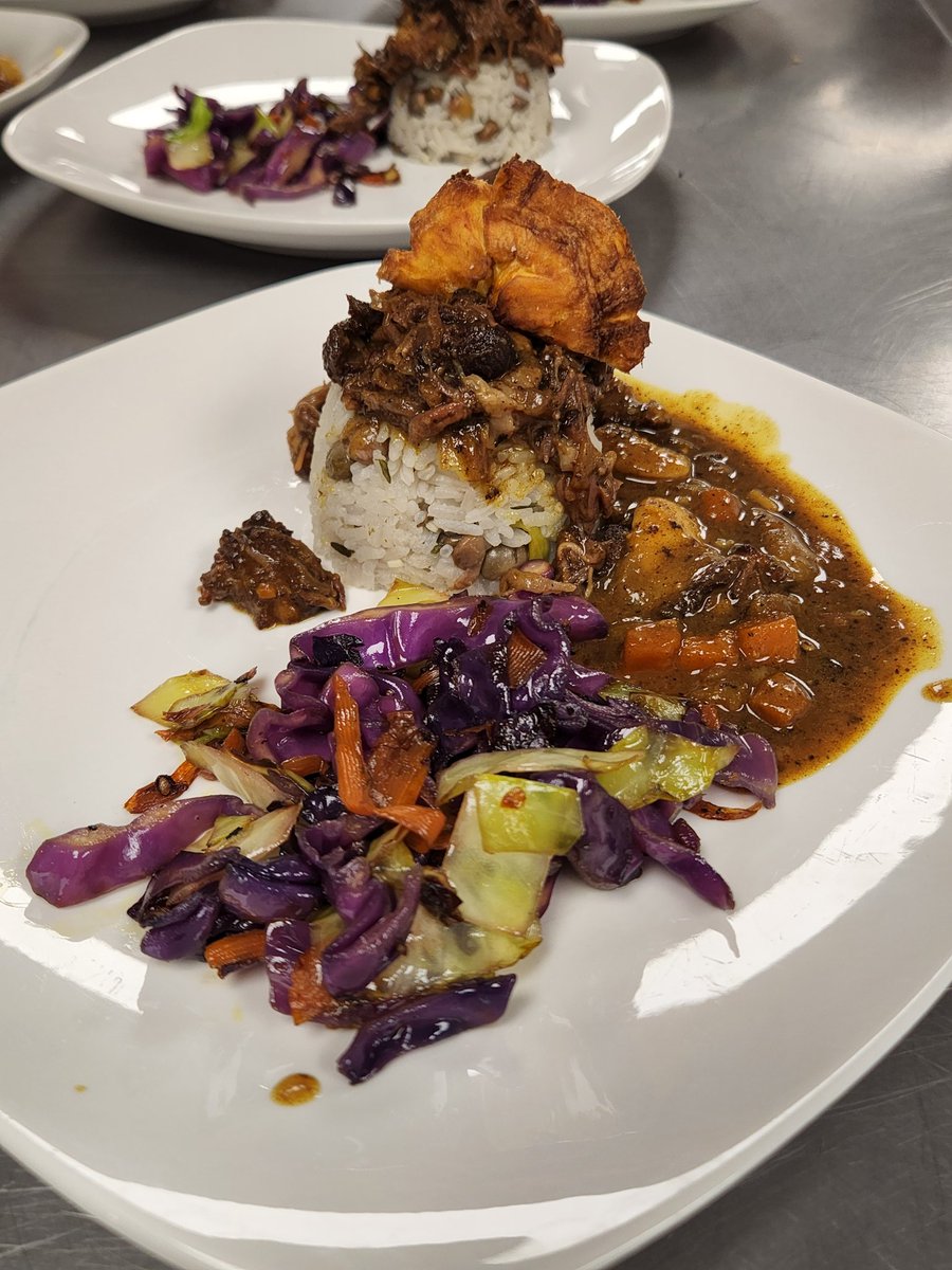 This week my culimary student elevated #oxtails. I think he did a great job. #culinaryinstructor #mentoring #islandcuisine <a href="/AccessUF/">UF Professional and Workforce Development</a> @gatornation <a href="/workingfoodgnv/">Working Food</a>