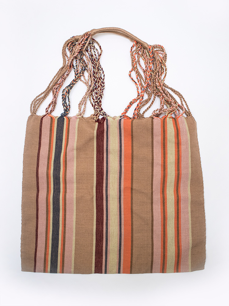 MataTraders's tweet photo. Good news! We just received a new shipment of your favorite Global Trunk Hammock Bags. Even better news: they just happen to be the perfect complementary colors for our fall palette! This is one of our faves! Explore more in our Home &amp; Gift collection.🍂👜 https://t.co/KeawoFoS3w https://t.co/35LNYHvtoz