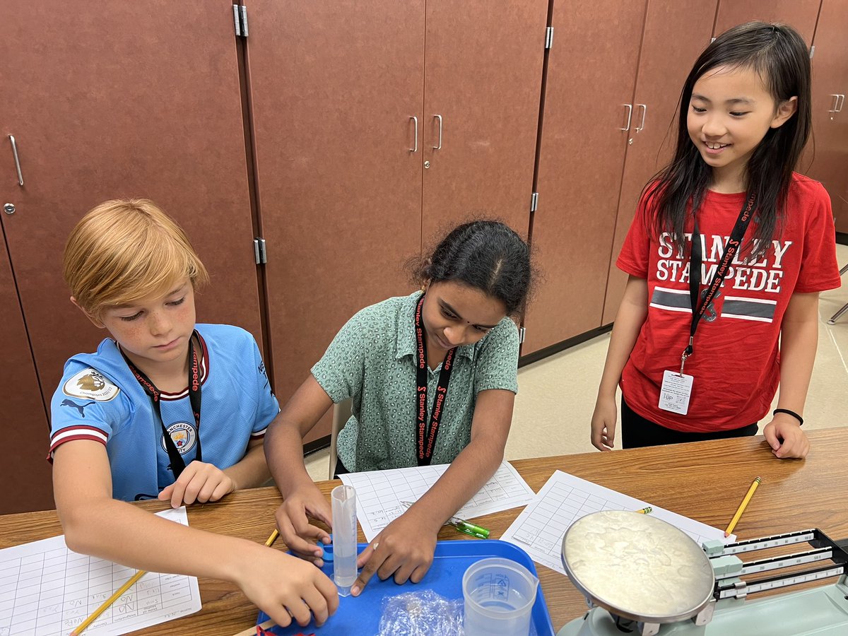 lmp1zz0's tweet photo. Lots of hands on learning going on in our science lab! I loved seeing my 5th graders engaged and exploring the physical properties of matter 🧪@StanleyStampede #ilovesse https://t.co/fVGhgV3siK