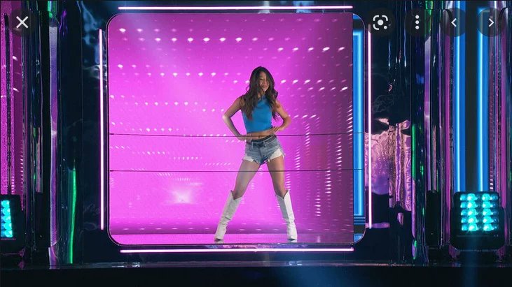 Dancing with Myself by Shakira tweet media