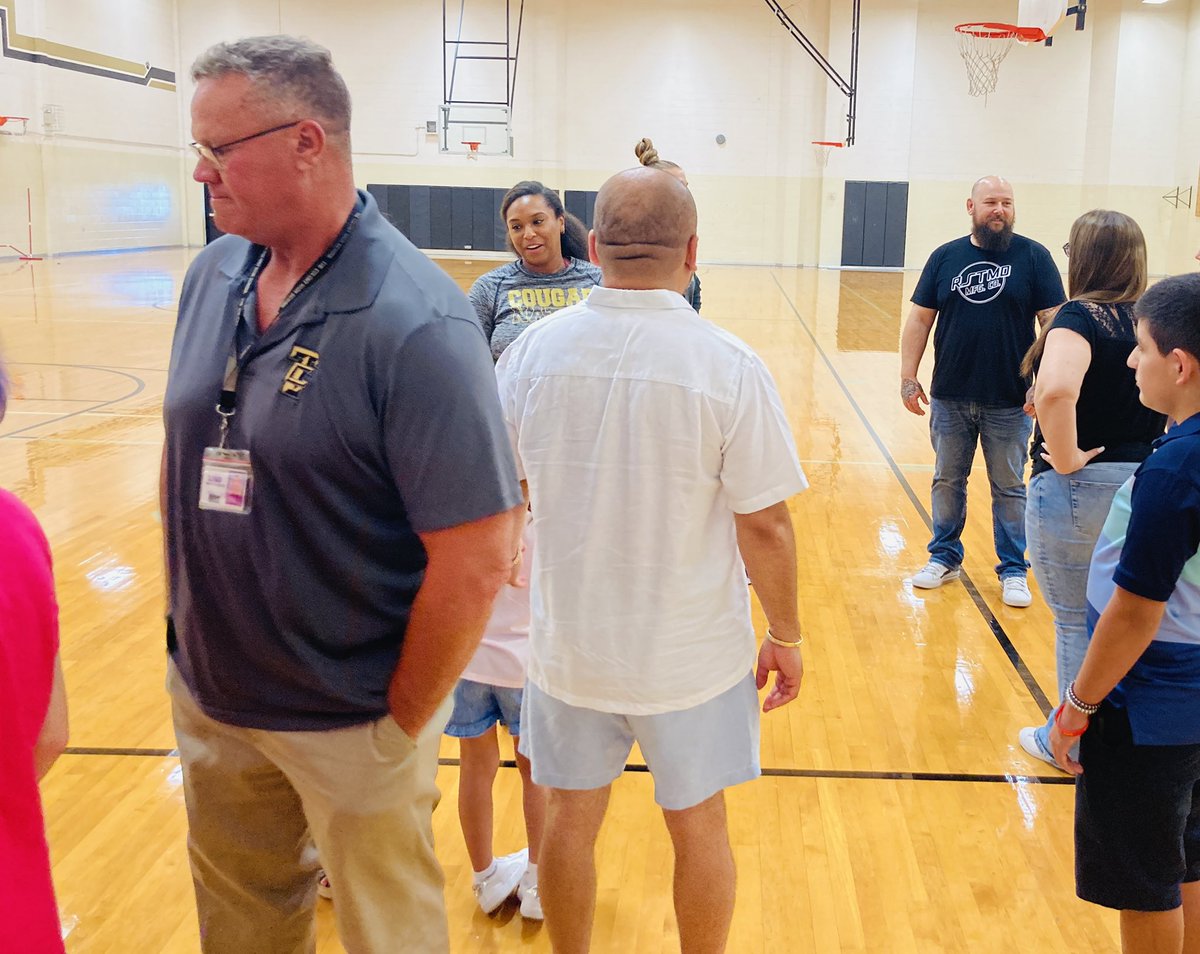 TheColonyHS's tweet photo. Thank you students and parents for a great Open House! #OneLISD https://t.co/ZVFONuG2WH
