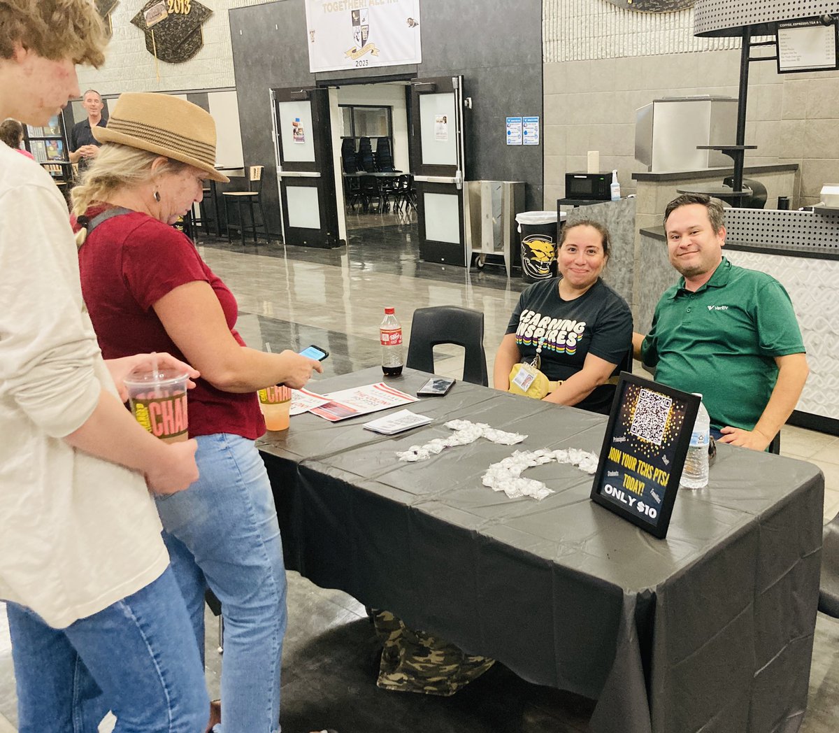TheColonyHS's tweet photo. Thank you students and parents for a great Open House! #OneLISD https://t.co/ZVFONuG2WH