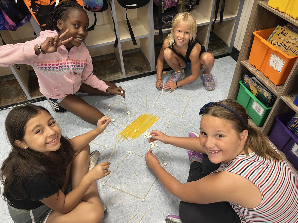 sarahvmn's tweet photo. Our year is off to a great start! Today we did a STEM team-building activity: How tall of a building can you make with spaghetti noodles and marshmallows? #lmemagic #montagic https://t.co/paAMeyB5h0