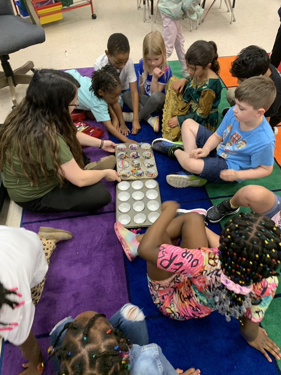 kayliewebby's tweet photo. Two wonderful things are happening in these pictures. 
1) Mrs. Andrews’ students exploring the concept of melting (RIP crayons).
2) @hchhuling and Mrs. Andrews celebrating her strengths &amp; finding ways to become even stronger. 
#coaching #worthit @MCLACreek @LWISDlearning https://t.co/XoM2bl3Aa6