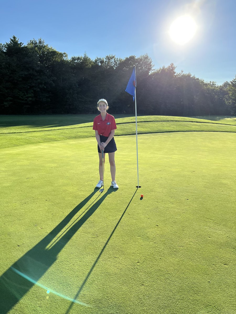 GlandVGirlsGolf's tweet photo. Great win tonight against Voorheesville 131-176 at Orchard Creek. Medalist Megna Naidu shot an impressive 40. #freeapples ๐ @GoDutchAthletix ๐๏ธโโ๏ธโค๏ธโณ๏ธ๐ https://t.co/GTQt9a3TmG