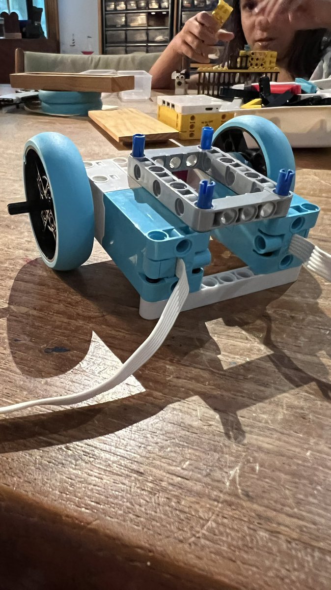 FLL7407CAKEBATTERS tweet media