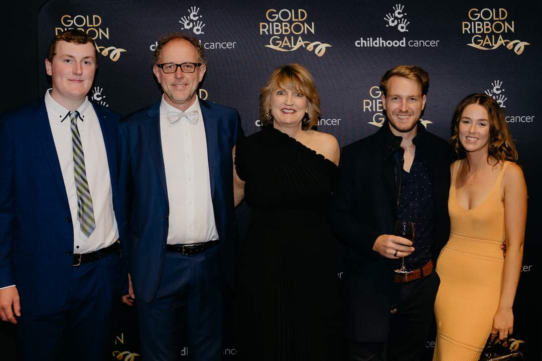 alexsymondsAU's tweet photo. The childhood cancer association had their major fund-raiser event last weekend, the #GoldRibbonGala. A sold out night of auctions and raffles, and to celebrate the amazing work they do for children with cancer.
https://t.co/WnhawjkFTu
#AlexanderSymonds  #ChildhoodCancer
#Charity https://t.co/Gi7hCutQd9
