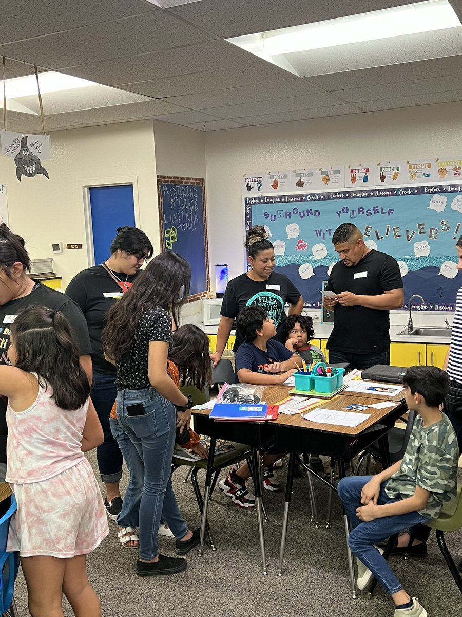 JennieChavez15's tweet photo. Open house was a success. Lots of families came out tonight. @EctorCountyISD @marcelamacias20 https://t.co/C1vLK3cGqH