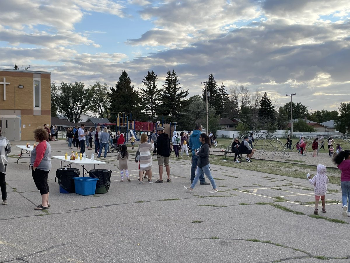 Open House #stpeterrcsd. Meeting our families, breaking bread and sharing stories. Building community. <a href="/t_appell/">Tammy Appell</a> <a href="/RCSD_No81/">YQR Catholic Schools</a> <a href="/schaser11/">Sean Chase</a> <a href="/RYJBA/">Ryan J. Bast</a>