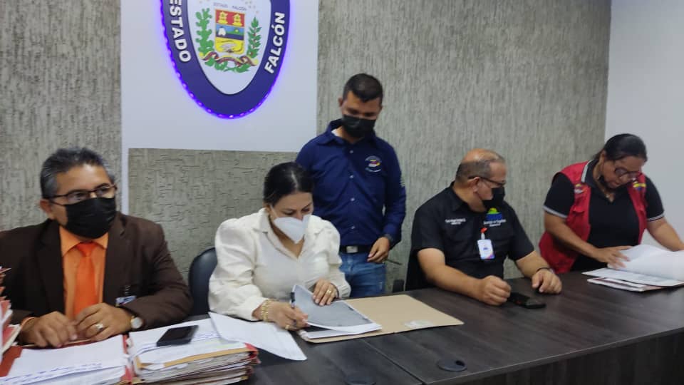 mirelct's tweet photo. Continúa desarrollándose Jornada de Atención Jurídica e Integral en la policía estadal del estado #Falcón, garantizando a la población privada de libertad penada una tutela judicial efectiva en resguardo a sus #DDHH.

#VenezuelaPuebloPróspero https://t.co/EKSLT1LO5I