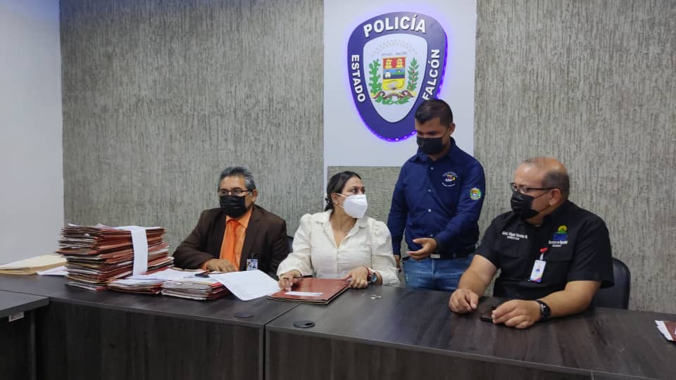 mirelct's tweet photo. Continúa desarrollándose Jornada de Atención Jurídica e Integral en la policía estadal del estado #Falcón, garantizando a la población privada de libertad penada una tutela judicial efectiva en resguardo a sus #DDHH.

#VenezuelaPuebloPróspero https://t.co/EKSLT1LO5I