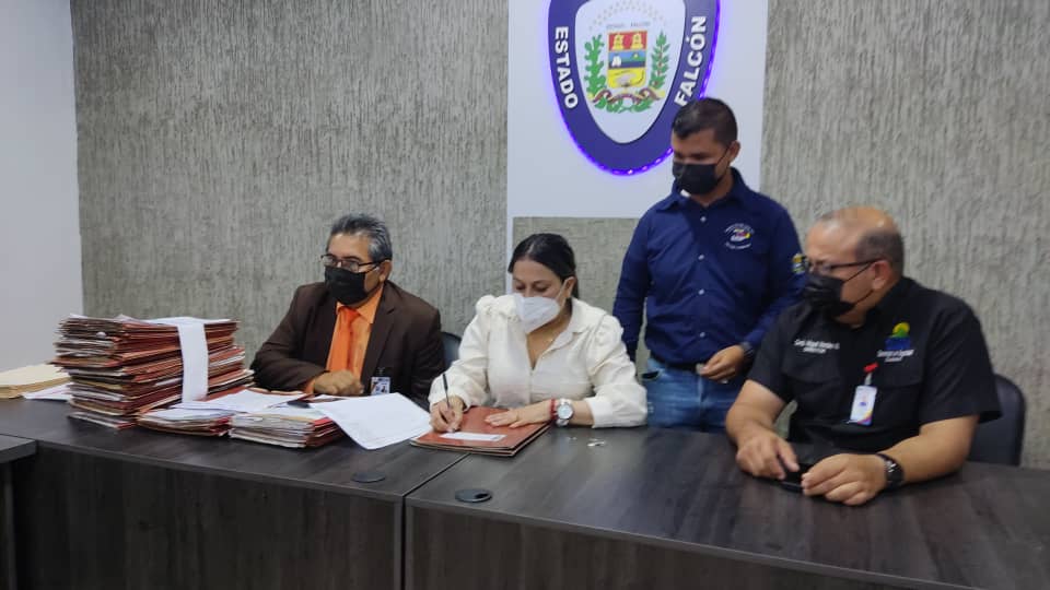 mirelct's tweet photo. Continúa desarrollándose Jornada de Atención Jurídica e Integral en la policía estadal del estado #Falcón, garantizando a la población privada de libertad penada una tutela judicial efectiva en resguardo a sus #DDHH.

#VenezuelaPuebloPróspero https://t.co/EKSLT1LO5I
