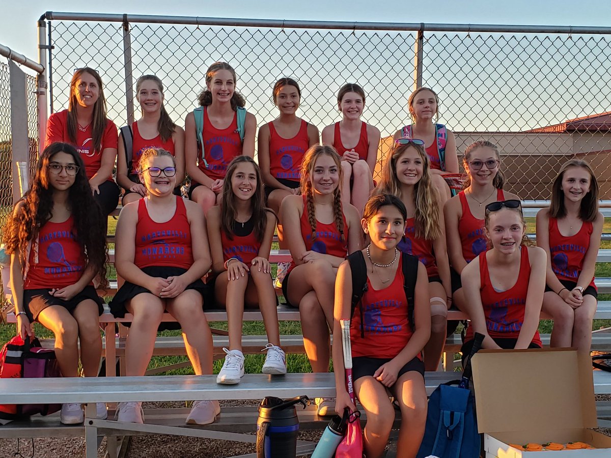 lhaigh07's tweet photo. Happy birthday, Coach Holt!! 🎉🧁🎾 @BMS_girlstennis #ptbm #BMS https://t.co/3ZVjyjBVLZ