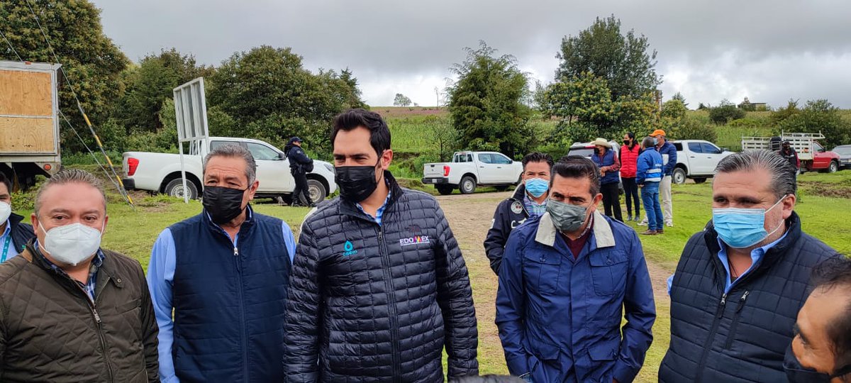 AdelanteCesar's tweet photo. Las decisiones firmes llevan a resultados fuertes, así como lo ha instruido  el Gobernador del #Edomex, @alfredodelmazo.  Hoy fui testigo del arranque de obra de la perforación de Pozo de Agua, en la comunidad de Buenavista,  Municipio de Acambay. https://t.co/Cmd9l1N2C9