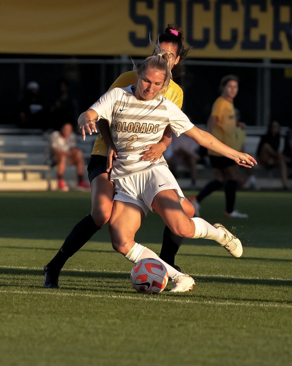 CUBuffsSoccer's tweet photo. 🎶Hold me closer, tiny dancer 🎶 https://t.co/GH9O01ymWV